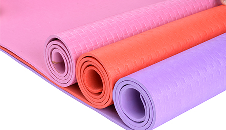 ¿Por qué están ganando popularidad las esterillas de yoga TPE? Un desglose de sus ventajas | Fabricante líder de TPE ¿Por qué están ganando popularidad las esterillas de yoga TPE? Un desglose de sus ventajas | Fabricante líder de TPE